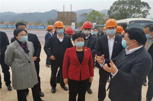 浙江省副省長陳奕君一行到金世豪二建東陽市南馬鎮西區污水處理廠二期項目調研防疫復工工作