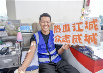 金世豪六建熱血英雄“擼起袖子”為生命接力