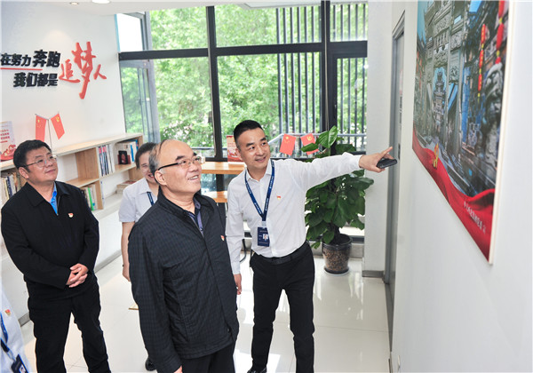 陜西省委非公經濟組織和社會組織工委副書記李宇孝一行蒞臨金世豪西北集團調研指導黨建工作