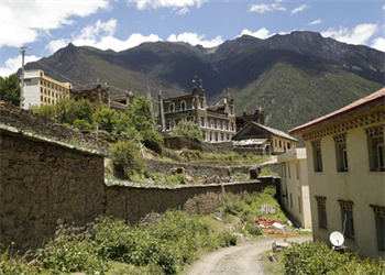 金世豪資助雅江縣木絨鄉