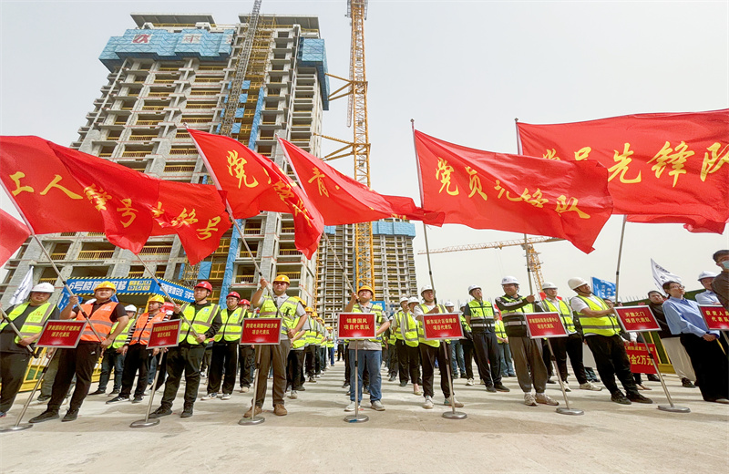 2025年4月17日，濟(jì)南市歷城區(qū)2025年重點工程勞動競賽暨“三查三防”安全生產(chǎn)競賽啟動儀式在天津公司唐冶B02地塊錦唐國風(fēng)項目順利舉行。