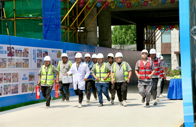 2025年6月24日，中海企業(yè)集團(tuán)山東公司“人人講安全，個個會應(yīng)急——查找身邊安全隱患”2025年“安全生產(chǎn)月”主題活動在天津公司濟(jì)南中海天空之鏡項目成功舉辦。