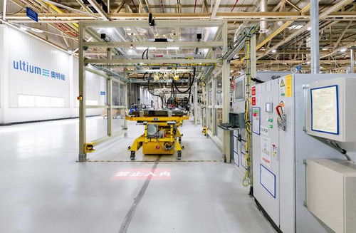 由奧特能工廠打造的別克大五座電動(dòng)suv e5試裝車下線
